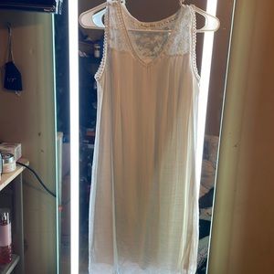 Indigo Rose white with lace vneck maxi dress siz LG